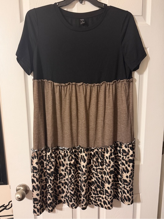 Emery Rose Dresses & Skirts - Women’s Tiered Leopard Print Dress